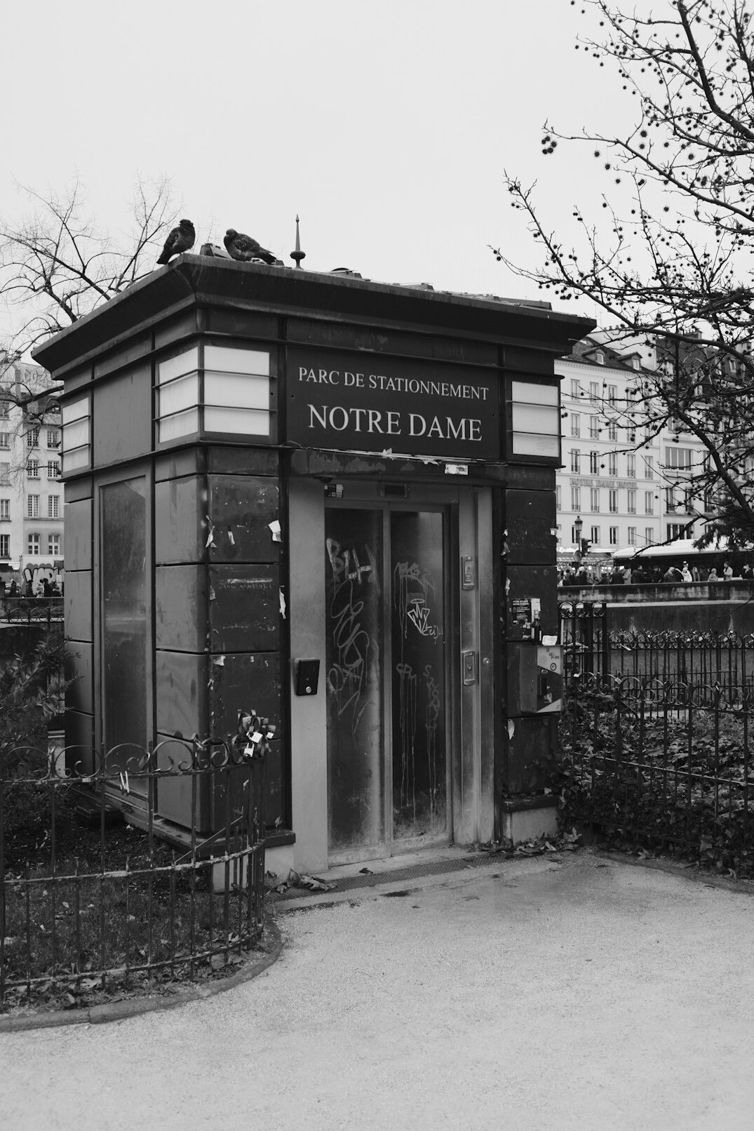 Cabine de studio d'enregistrement pour une voix off publicitaire