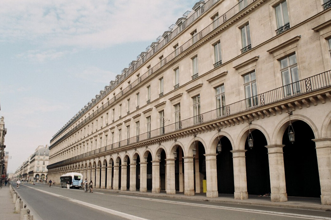 historical french commercial